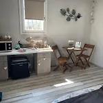 Entre Les Pins Et Les Oliviers Vendégház 3*